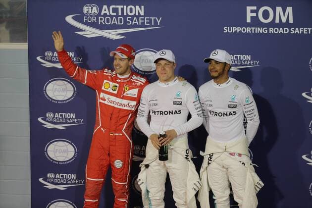 Motorsports: FIA Formula One World Championship WM Weltmeisterschaft 2017, Grand Prix of Bahrain, 77 Valtteri Bottas (FIN, Mercedes AMG Petronas), 44 Lewis Hamilton (GBR, Mercedes AMG Petronas F1 Team), 5 Sebastian Vettel (GER, Scuderia Ferrari) Sakhir Bahrain xHOCHxZWEIx