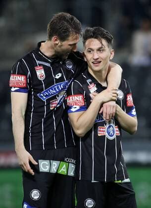 SOCCER - BL, Sturm vs Ried GRAZ,AUSTRIA,15.APR.17 - SOCCER - tipico Bundesliga, SK Sturm Graz vs SV Ried. Image shows Christian Schulz and Baris Atik (Sturm). GEPAxpictures xChristianxWalgram