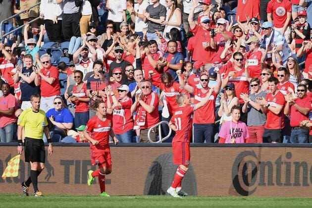 CHICAGO, IL - APRIL 15: Chicago Fire midfielder Bastian Schweinsteiger (31) shakes hands with a fan during a game between the Chicago Fire and New England Revolution on April 15, 2017, at Toyota Park in Chicago, Illinois. (Photo by Quinn Harris Icon Sportswire) SOCCER: APR 15 MLS Fussball Herren USA - NE Revolution at Chicago Fire Icon17415019 EDITORIAL USE ONLY