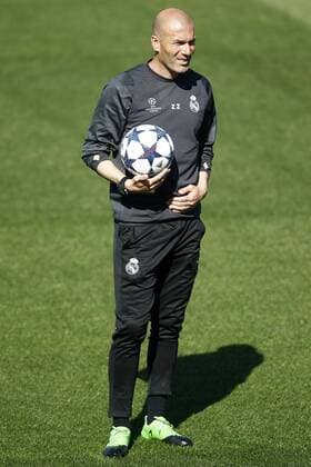Real Madrid s Karim Benzema during training session. April 17,2017.  (2017041708)