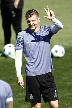 Bilder des Tages - SPORT Real Madrid s Toni Kroos during training session. April 17,2017.  (2017041758)