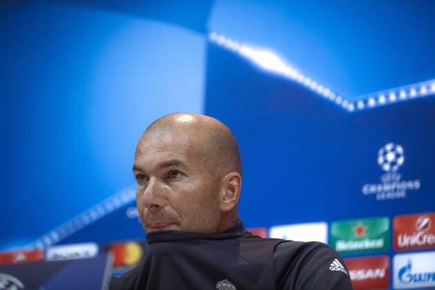 Real Madrid s head coach Zinedine Zidane during a press conference PK Pressekonferenz held at the end of a team s training session at Valdebebas Sports City in Madrid, Spain, 17 April 2017. Real Madrid will face Bayern Munich in a Champions League quarter finals second leg soccer match on 18 April. PRESS CONFERENCE !ACHTUNG: NUR REDAKTIONELLE NUTZUNG!  Copyright: xEmilioxNaranjox GRA033 20170417-636280347149472661
