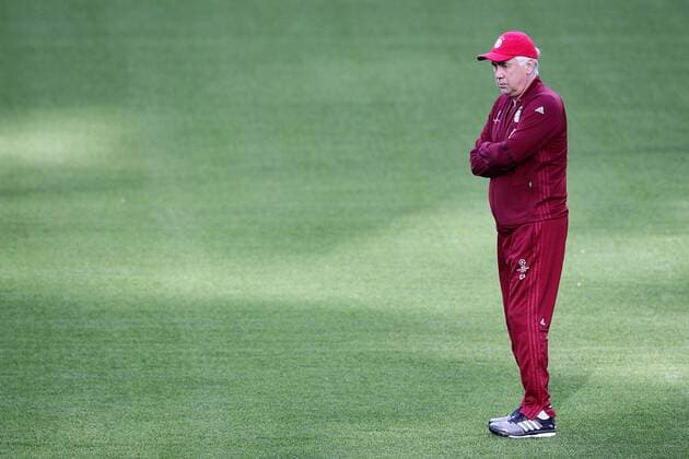 FC Bayern Munchen s coach Carlo Ancelotti during training session. April 17,2017.  (20170417184)