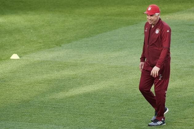 April 17, 2017 - Madrid, Madrid, Spain - Carlo Ancelotti (coach; Bayern Munchen) during the training of the team held at Santiago Bernabeu stadium in Madrid, Spain, 17 April 2017. Real Madrid will face Bayern Munich in a Champions League quarter finals second leg soccer match on 18 April. Bayern Munchen training session Madrid  - ZUMAg15_ 20170417_zaf_g15_050 Copyright: xJackxAbuinx