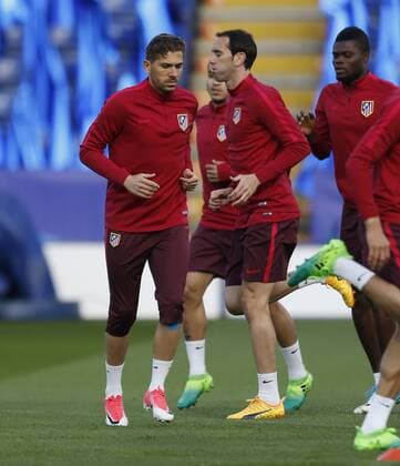 Fußball, CL, Atletico Madrid Training Entrenamiento del Atletico en el estadio Power King Stadium un dia antes del partido de la Liga de Campeones contra el Leicester. En la imagen, Cerci. Atletico practice session at King Power Stadium the day before the Champions League match against Leicester. In this picture, Cerci. xÃngelxRiverox 