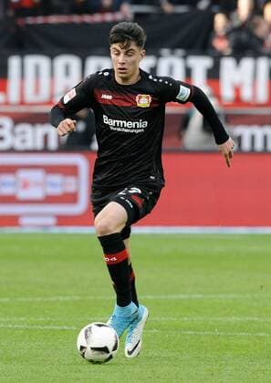 Fussball, Bundesliga, Deutschland, Herren, Saison 2016 2017, 29. Spieltag, BayArena Leverkusen, Bayer Leverkusen (schwarz) - FC Bayern München (weiss) 0:0; Kai Havertz (Leverkusen). Aktion, Einzelbild.