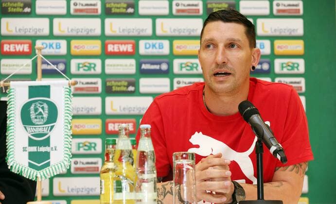 DHfK Leipzig - Trainer Handball Bundesliga Leipzig, 18.04.2017, BMW Werk Leipzig, Handball, 1.Bundesliga , SC DHfK Leipzig , Pressekonferenz zur Vorstellung des neuen Trainers Im Bild; Aufsichtsratsmitglied Stefan Kretzschmar. ,