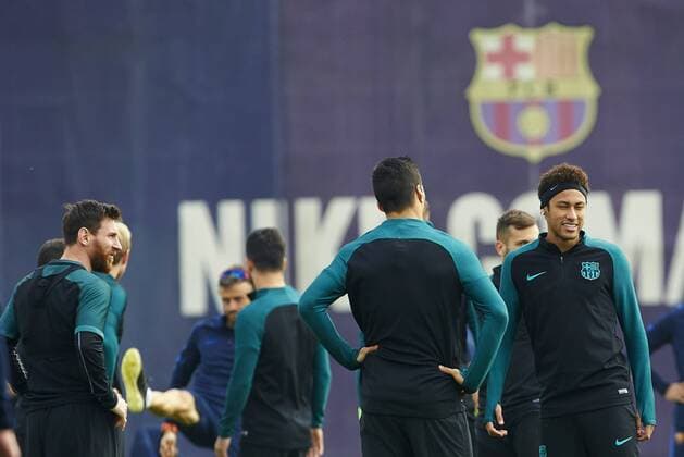FC Barcelona Barca s Argentine forward Lionel Messi (L), and Brazilian Neimar Jr. (R) take part in a training session held at the team s Joan Gamper sports facilities in Barcelona, northeastern Spain, 18 April 2017. FC Barcelona will face Juventus in a UEFA Champions League quarter final second leg match on 19 April 2017 at the Nou Camp stadium. Training session of FC Barcelona !ACHTUNG: NUR REDAKTIONELLE NUTZUNG!  Copyright: xALEJANDROxGARCÍAx B06 20170418-636281203492228657