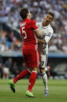 Soccer match between Real Madrid and Bayern Munich of the 2016 2017 Champions League quarter finals second leg, held at the Santiago Bernabeu stadium, in Madrid, April 18, 2017. (Photo: J. Luis Cuesta 261 Cordon Press). Hummels and Cristiano Ronaldo  xJosexLuisxCuestax xx
