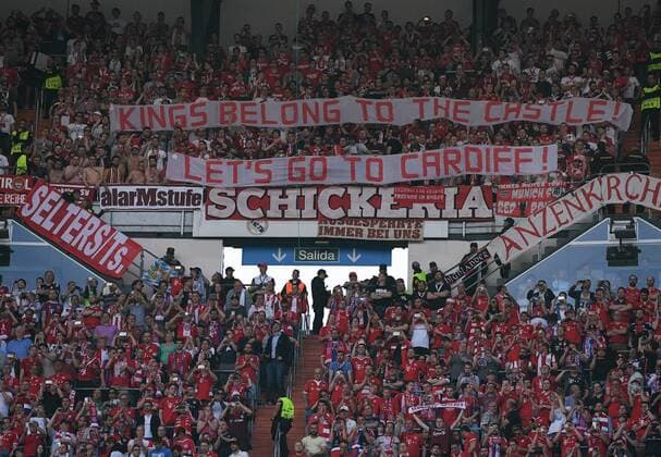 FUSSBALL CHAMPIONS LEAGUE SAISON 2016 2017 VIERTELFINALE RUECKSPIEL Real Madrid - FC Bayern Muenchen 18.04.2017 Zahlreiche Fans des FC Bayern sind im Stadion 