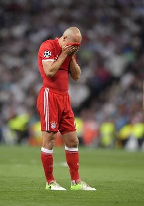 18.04.2017, Fussball Champions-League 2016 2017, Viertelfinale Rückspiel, Real Madrid - FC Bayern München, im Estadio Bernabeu in Madrid, Arjen Robben (FC Bayern München) frustriert. 