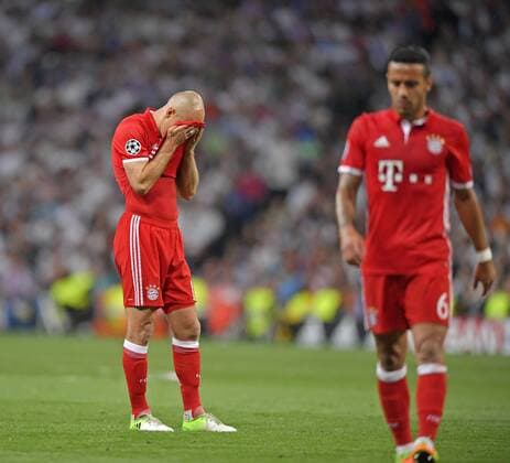 18.04.2017, Fussball Champions-League 2016 2017, Viertelfinale Rückspiel, Real Madrid - FC Bayern München, im Estadio Bernabeu in Madrid, Arjen Robben (FC Bayern München) frustriert. 