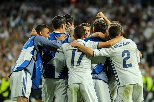 Madrid, Spain 18.04.2017, UEFA Champions League - 2016 17 Season, Quarter Final: Second leg, Real Madrid - FC Bayern Muenchen, Tor zum 2:2 Torschuetze Cristiano Ronaldo (Real Madrid) wird bejubelt ( DeFodi048