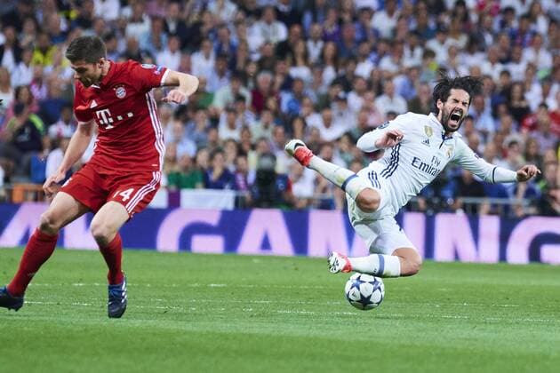April 19, 2017 - Madrid, Spain - Isco (midfielder; Real Madrid) in action during the UEFA Champions League quarter-final second leg football match between Real Madrid and Bayern Munchen at Santiago Bernabeu on April 18, 2017 in Madrid Real Madrid vs Bayern Munchen. UEFA Champions League quarter-final  - ZUMAg15_ 20170419_zaf_g15_050 Copyright: xJackxAbuinx