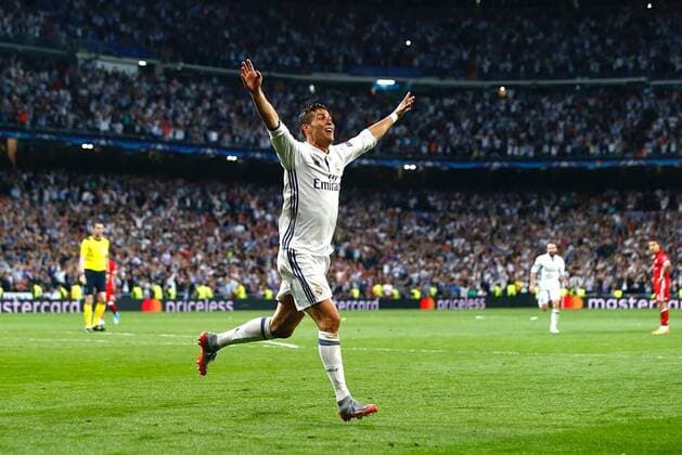 Themen der Woche - Sport Madrid, Spain. April 18, 2017: Cristiano Ronaldo forward from Real Madrid CF, celebrating after scoring during the UEFA Champions League Quarter-finals 2nd leg agains FC Bayern Munich at the Santiago Bernabeu stadium. (Photo: Ivan Abanades Medina Ivan de Andres).  xIvanxAbanadesxMedinax xRealxMadridxCFx-xFCxBayernxMunichx(UEFAxChampionsxLeague)x