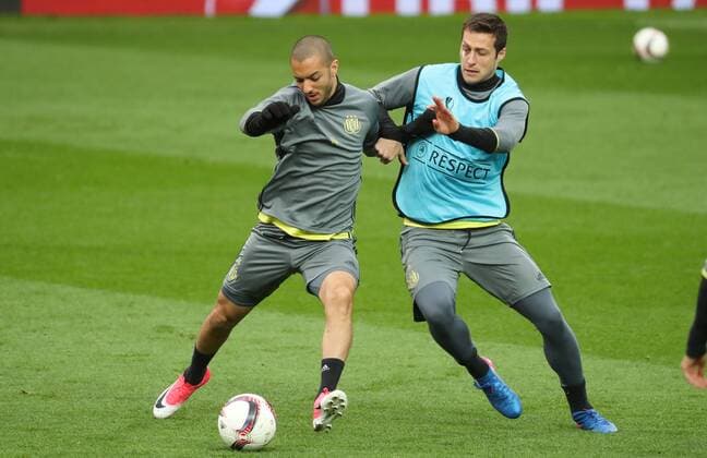 Anderlecht s Sofiane Hanni and Anderlecht s Uros Spajic fight for the ball during the training session of Belgian soccer team RSC Anderlecht in Manchester, UK, Wednesday 19 April 2017. Tomorrow Anderlecht is playing the return leg game of the quarterfinals of the Europa League competition against UK team Manchester United ManU VIRGINIExLEFOUR  x05083733x