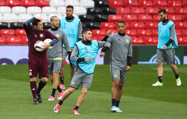 Anderlecht s head coach Rene Weiler gestures during the training session of Belgian soccer team RSC Anderlecht in Manchester, UK, Wednesday 19 April 2017. Tomorrow Anderlecht is playing the return leg game of the quarterfinals of the Europa League competition against UK team Manchester United ManU VIRGINIExLEFOUR  x05083745x