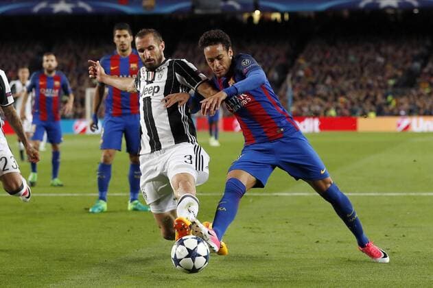 (L-R) Giorgio Chiellini of Juventus FC, Neymar of FC Barcelonaduring the UEFA Champions League quarter final match between FC Barcelona Barca and Juventus FC on April 19, 2017 at the Camp Nou stadium in Barcelona, Spain. FC Barcelona v Juventus FC UEFA Champions League 2016 2017 xVIxxIVx 7610174