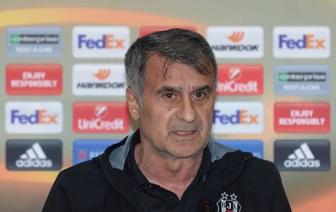 Besiktas coach Senol Gunes gives a press conference PK Pressekonferenz on the eve of the team s a day before their UEFA Europa League Quarter final first match against Lyon on April 19, 2017 in Istanbul , Turkey. 
