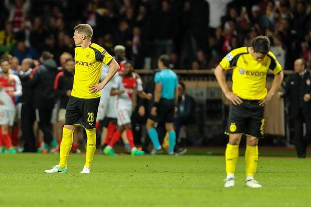 Monaco, Spain 19.04.2017, UEFA Champions League - 2016 17 Season, Quarter Final: Second leg, AS Monaco - BV Borussia Dortmund, Matthias Ginter Shinji Kagawa (BVB) enttaeuscht, enttaeuschung ( DeFodi048