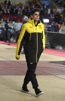 19.04.2017, Fussball Champions-League 2016 2017, Viertelfinale Rückspiel, AS Monaco - Borussia Dortmund, Im Stade Luis II in Monaco. Marc Bartra (Dortmund) ist beim Spiel als Zuschauer dabei. 
