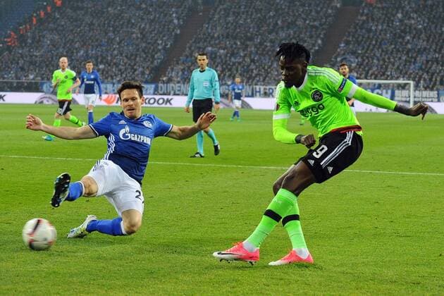 GER, UEFA EL, FC Schalke 04 (GER) vs Ajax Amsterdam (NED) 20.04.2017, Veltins-Arena, Gelsenkirchen, GER, UEFA EL, FC Schalke 04 (GER) vs Ajax Amsterdam (NED), im Bild von links: Sascha Riether ( Schalke 27 ), Bertrand TraorŽ Traore ( Amsterdam 9 ) Foto © nordphoto Treese nordphotoxTreese