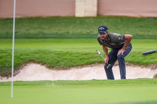 SAN ANTONIO, TX - APRIL 20: Curtis Luck lines up a putt on 16th hole during the first round of the Valero Texas Open at the TPC San Antonio Oaks Course in San Antonio, TX on April 20, 2017. (Photo by Daniel Dunn Icon Sportswire) GOLF: APR 20 PGA Golf Herren - Valero Texas Open - First Round Icon17042013 EDITORIAL USE ONLY