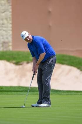 SAN ANTONIO, TX - APRIL 20: J.J. Henry hits a putt on the 18th green during the first round of the Valero Texas Open at the TPC San Antonio Oaks Course in San Antonio, TX on April 20, 2017. (Photo by Daniel Dunn Icon Sportswire) GOLF: APR 20 PGA Golf Herren - Valero Texas Open - First Round Icon17042017 EDITORIAL USE ONLY