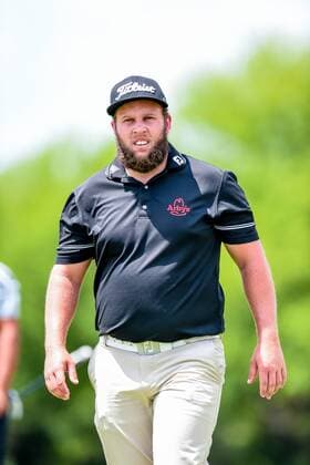 SAN ANTONIO, TX - APRIL 20: Andrew Johnston walks off the green during the first round of the Valero Texas Open at the TPC San Antonio Oaks Course in San Antonio, TX on April 20, 2017. (Photo by Daniel Dunn Icon Sportswire) GOLF: APR 20 PGA Golf Herren - Valero Texas Open - First Round Icon17042024 EDITORIAL USE ONLY