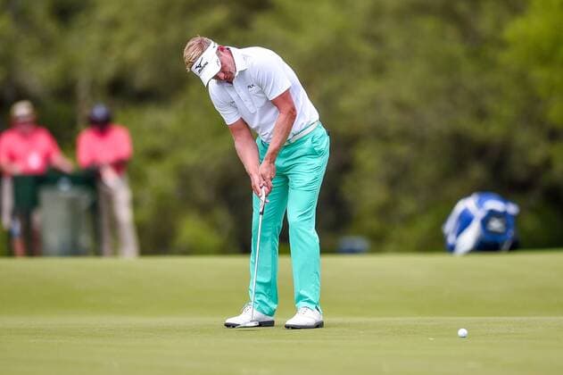SAN ANTONIO, TX - APRIL 20: Luke Donald hits a putt during the first round of the Valero Texas Open at the TPC San Antonio Oaks Course in San Antonio, TX on April 20, 2017. (Photo by Daniel Dunn Icon Sportswire) GOLF: APR 20 PGA Golf Herren - Valero Texas Open - First Round Icon17042029 EDITORIAL USE ONLY
