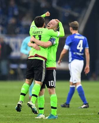 Fussball, UEFA Europa League, Saison 2016 2017, Viertelfinale , FC Schalke 04 vs Ajax Amsterdam 20.04.2017, Veltinsarena Gelsenkirchen, Amin Younes, Davy Klaassen, beide Ajax Amsterdam, jubel,