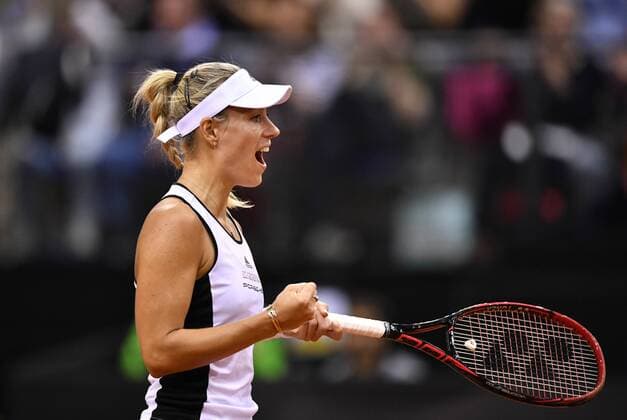 Angelique KERBER (GER) jubelt Jubel nach gewonnenem Match Tennis Damen Team Deutschland Germany Fed Cup Federations FedCup 2017 Deutschland vs Ukraine Porsche-Arena Stuttgart 22.04.2017 FedCup First Round Porsche-Arena Stuttgart 2017