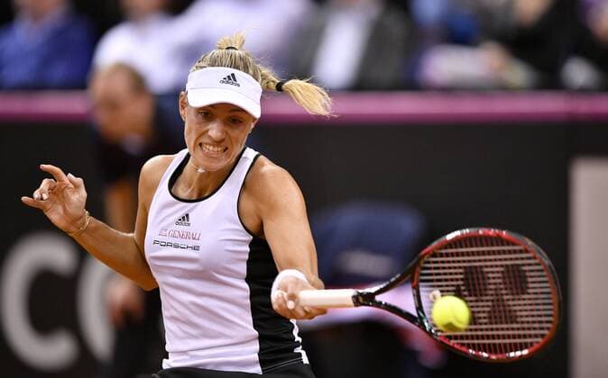 Angelique KERBER (GER) Aktion Tennis Damen Team Deutschland Germany Fed Cup Federations FedCup 2017 Deutschland vs Ukraine Porsche-Arena Stuttgart 22.04.2017 FedCup First Round Porsche-Arena Stuttgart 2017