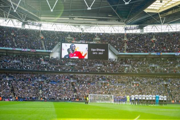 Both team and entire stadium pay tribute to Ugo Ehiogu during the The FA Cup Semi-Final match between Chelsea and Tottenham Hotspur at Wembley Stadium, London, England on 22 April 2017. Copyright: xSalvioxCalabresex 15060019