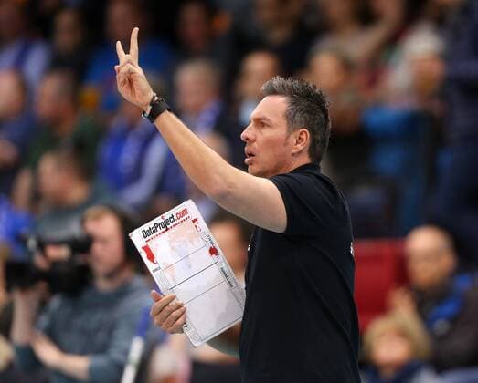 Stuttgart Volleyball Allianz MTV Stuttgart vs. SSC Schwerin, Trainer Naranjo Hernandez (Stuttgart)