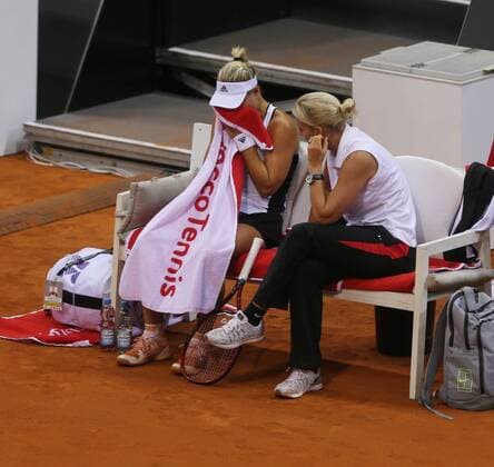 Tennis FedCup Deutschland-Ukraine 23.04.2017 Deutschland Tennis FedCup Deutschland-Ukraine Porsche-Arena Stuttgart: Foto Herbert Rudel v. li. Angelique Kerber, Barbara Rittner Teamchefin Deutschland.