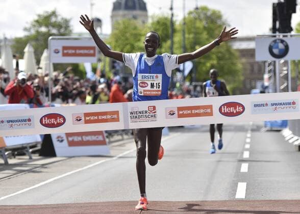 RUNNING - Vienna City Marathon 2017 VIENNA,AUSTRIA,23.APR.17 - ATHLETICS, RUNNING - Vienna City Marathon. Image shows Albert Korir (KEN). GEPAxpictures xM.xHoermandinger