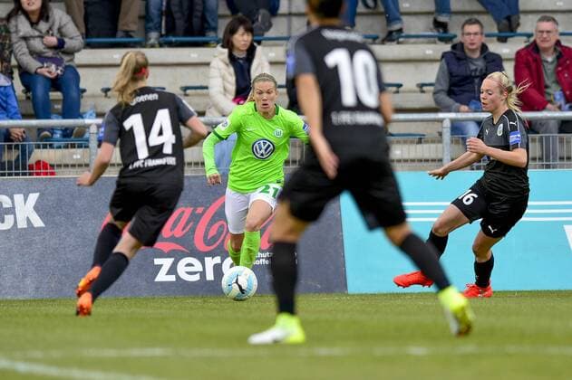 1. FFC Frankfurt - VfL Wolfsburg; 23.04.2017 Lara Dickenmann (VfL Wolfsburg); 1. FFC Frankfurt - VfL Wolfsburg am 23.04.2017 im Stadion am Brentanobad, Frankfurt (Hessen) xkpx