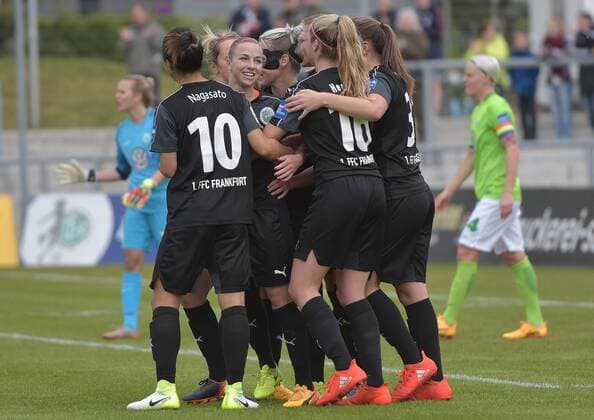 23.04.2017, xblx, Fussball 1.Bundesliga Damen, 1.FFC Frankfurt - VfL Wolfsburg, emspor v.l. Jackie Groenen (1.FFC Frankfurt), Goal scored, Tor zum 1:0, celebrate the goal, Torjubel Frankfurt am Main