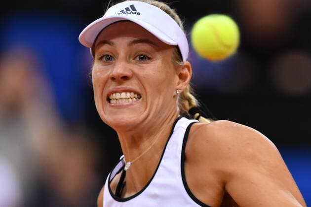 Bilder des Tages - SPORT Angelique KERBER (GER), Aktion,Einzelbild,angeschnittenes Einzelmotiv,Portraet,Portrait,Porträt. Tennis Fed Cup:Deutschland-Ukraine P O R S C H E A R E N A, Stuttgart am 23.04.2017
