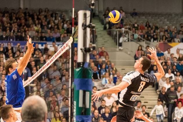 Volleyball Bundesliga: Finale Spiel 1 - VfB Friedrichshafen : Berlin Recycling Volleys, 23.04.2017 Graham Vigrass (Berlin Recycling Volleys, 8) Volleyball Bundesliga: Finale Spiel 1 - VfB Friedrichshafen : Berlin Recycling Volleys am 23.04.2017 in Friedrichshafen, ZF Arena, Deutschland xUSx