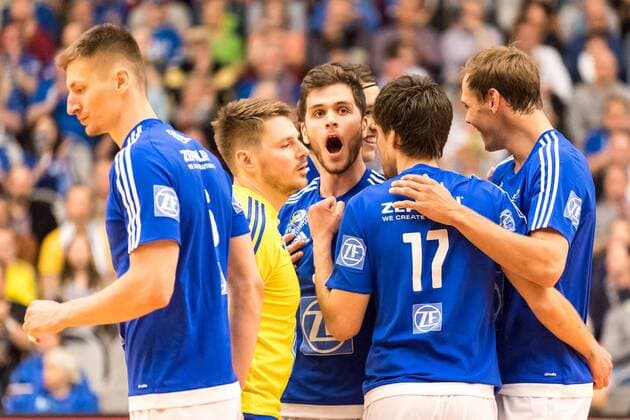 Volleyball Bundesliga: Finale Spiel 1 - VfB Friedrichshafen : Berlin Recycling Volleys, 23.04.2017 David SOSSENHEIMER (VfB Friedrichshafen, 5) Volleyball Bundesliga: Finale Spiel 1 - VfB Friedrichshafen : Berlin Recycling Volleys am 23.04.2017 in Friedrichshafen, ZF Arena, Deutschland xUSx