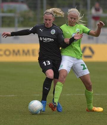 23.04.2017, xblx, Fussball 1.Bundesliga Damen, 1.FFC Frankfurt - VfL Wolfsburg, emspor v.l. Marith Priessen (1.FFC Frankfurt), Pernille Harder (VfL Wolfsburg) Frankfurt am Main