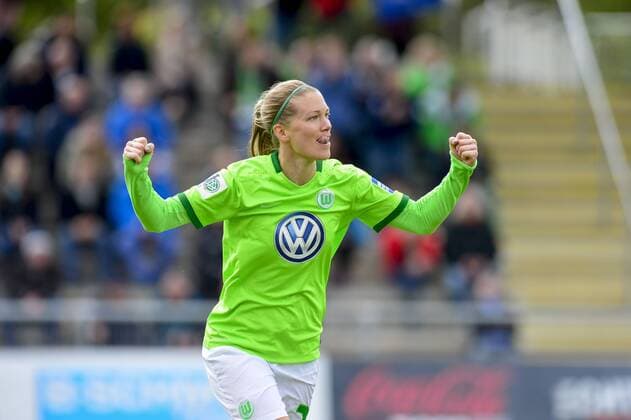 1. FFC Frankfurt - VfL Wolfsburg; 23.04.2017 Lara Dickenmann (VfL Wolfsburg) trifft zum 1:3; 1. FFC Frankfurt - VfL Wolfsburg am 23.04.2017 im Stadion am Brentanobad, Frankfurt (Hessen) xkpx