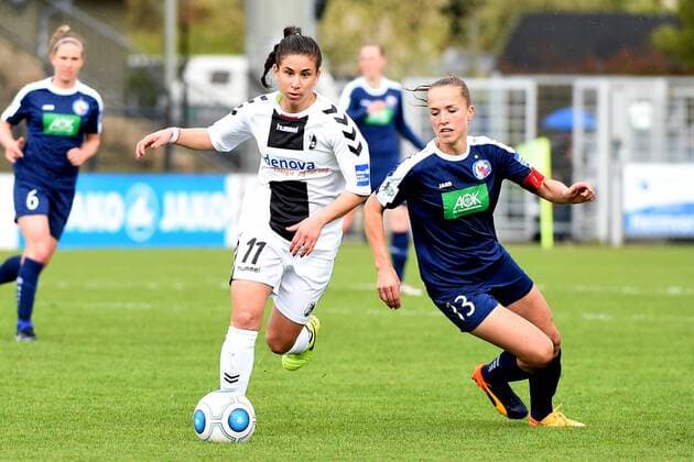 Fussball, Frauen, 1. Bundesliga, Saison 2016 17, 17. Spieltag, 1. FFC Turbine Potsdam - SC Freiburg, Hasret Kayikci (Nr. 11, SC Freiburg), Lia Wälti (Nr. 13, 1. FFC Turbine Potsdam), 23.04.17, Copyright: xMichaelxHundtx xMatthiasxKochx