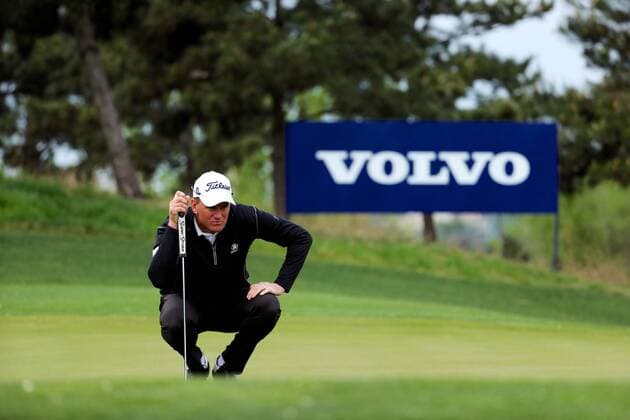 David Lipsky of the United States takes part in a training session during the 2017 Volvo China Open golf tournament in Guangzhou city, south China s Guangdong province, 25 April 2017. Golfers gear up for Volvo China Open golf tournament in south China  20170425_06419