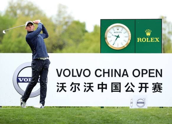 Alexander Bjork of Sweden takes part in a training session during the 2017 Volvo China Open golf tournament in Guangzhou city, south China s Guangdong province, 25 April 2017. Golfers gear up for Volvo China Open golf tournament in south China  20170425_29406