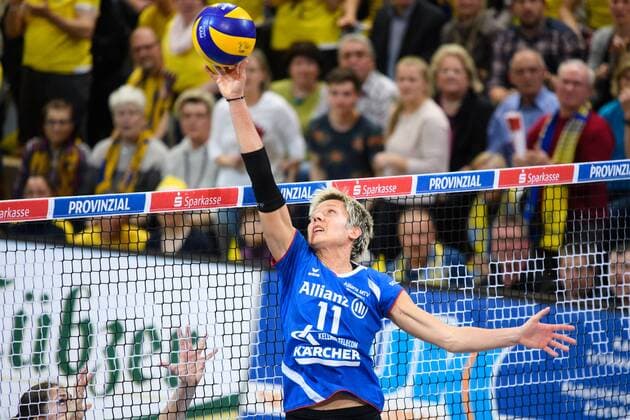 26.04.2017, Palmberg Arena, Schwerin Volleyball, Bundesliga Frauen, Play-offs Finale, SSC Palmberg Schwerin vs. Allianz MTV Stuttgart Zuspiel Karmen Kocar ( 11 Stuttgart)