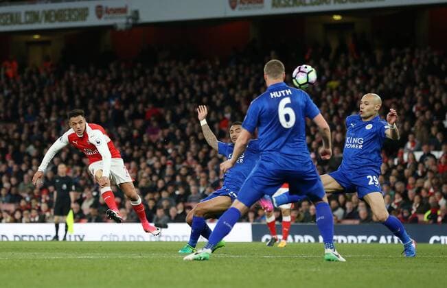 Arsenal s Alexis Sanchez fires in a shot during the Premier League match at the Emirates Stadium, London. Picture date: April 26th, 2017. Pic credit should read: David Klein Sportimage EDITORIAL USE ONLY. No use with unauthorised audio, video, data, fixture lists, club league logos or live services. Online in-match use limited to 120 images, no video emulation. No use in betting, games or single club league player publications.
