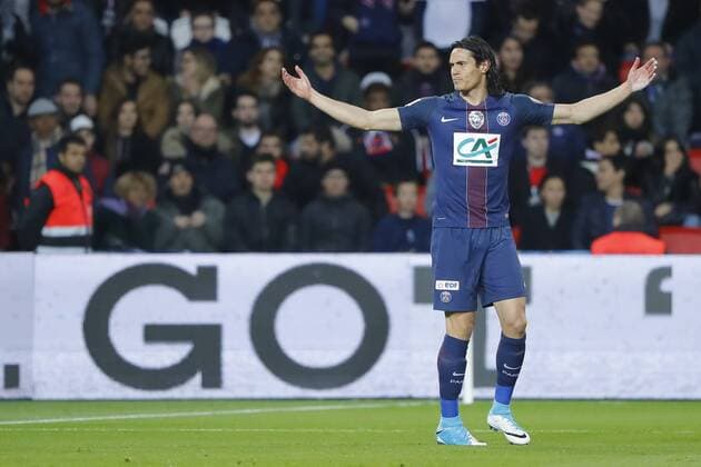 Edinson Roberto Paulo Cavani Gomez (psg) (El Matador) (El Botija) (Florestan) conteste le tacle de Safwan Mbae (AS Monaco FC) FOOTBALL : PSG vs AS MONACO - 1 2 Finale Coupe de France - 26 04 2017 StephaneAllaman Panoramic 